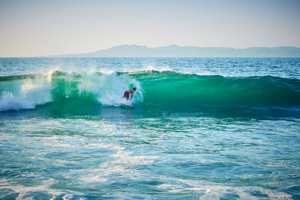 Quimixto reef and beach breaks